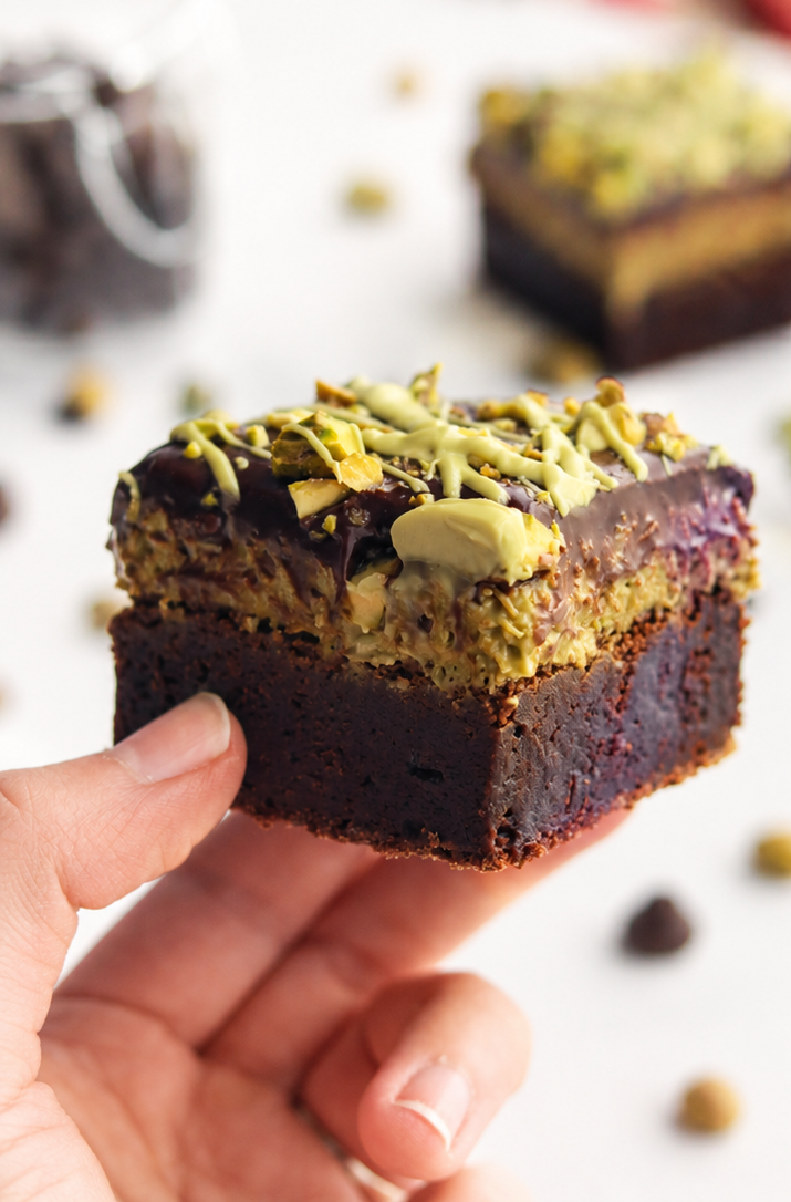 Dubai chocolate brownies with pistachio kataifi topping and chocolate ganache